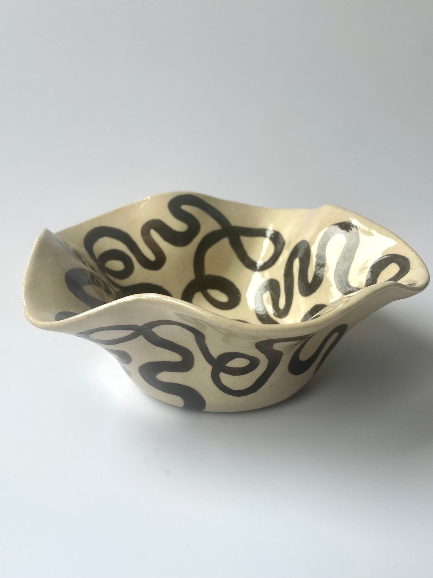 Black Squiggle Wavy Bowl | Medium