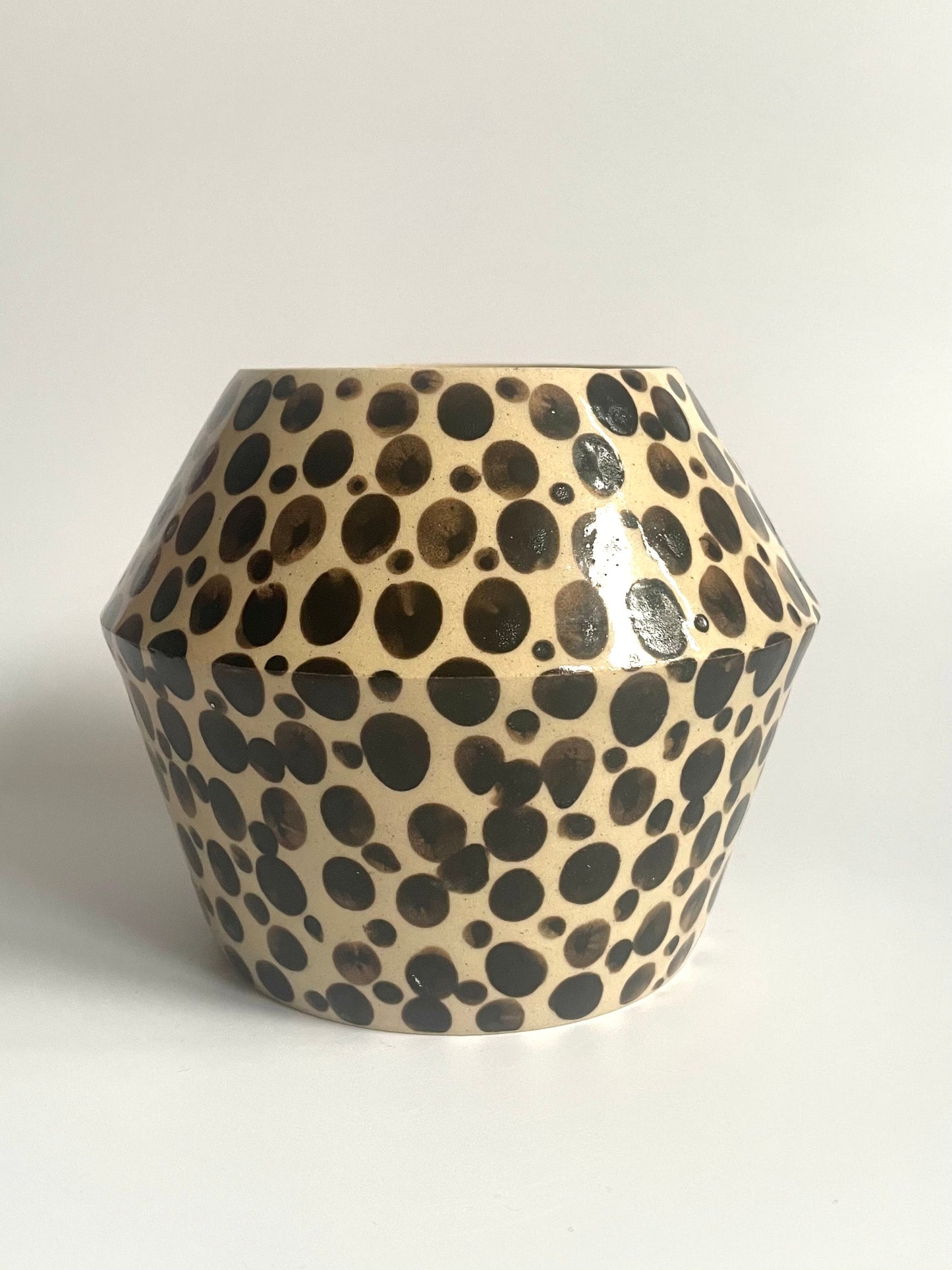 Dotted Angular Vase | Medium | Seconds (-30%)